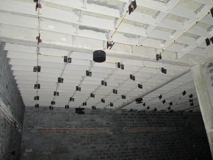 Bố trí đi loa trong nhà yến giúp âm thanh đồng đều