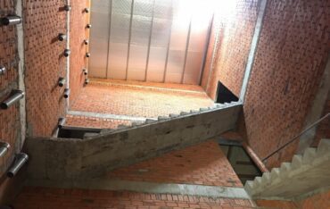 Kích thước miệng lỗ ra vào nhà yến