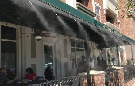 giá máy phun sương quán cafe