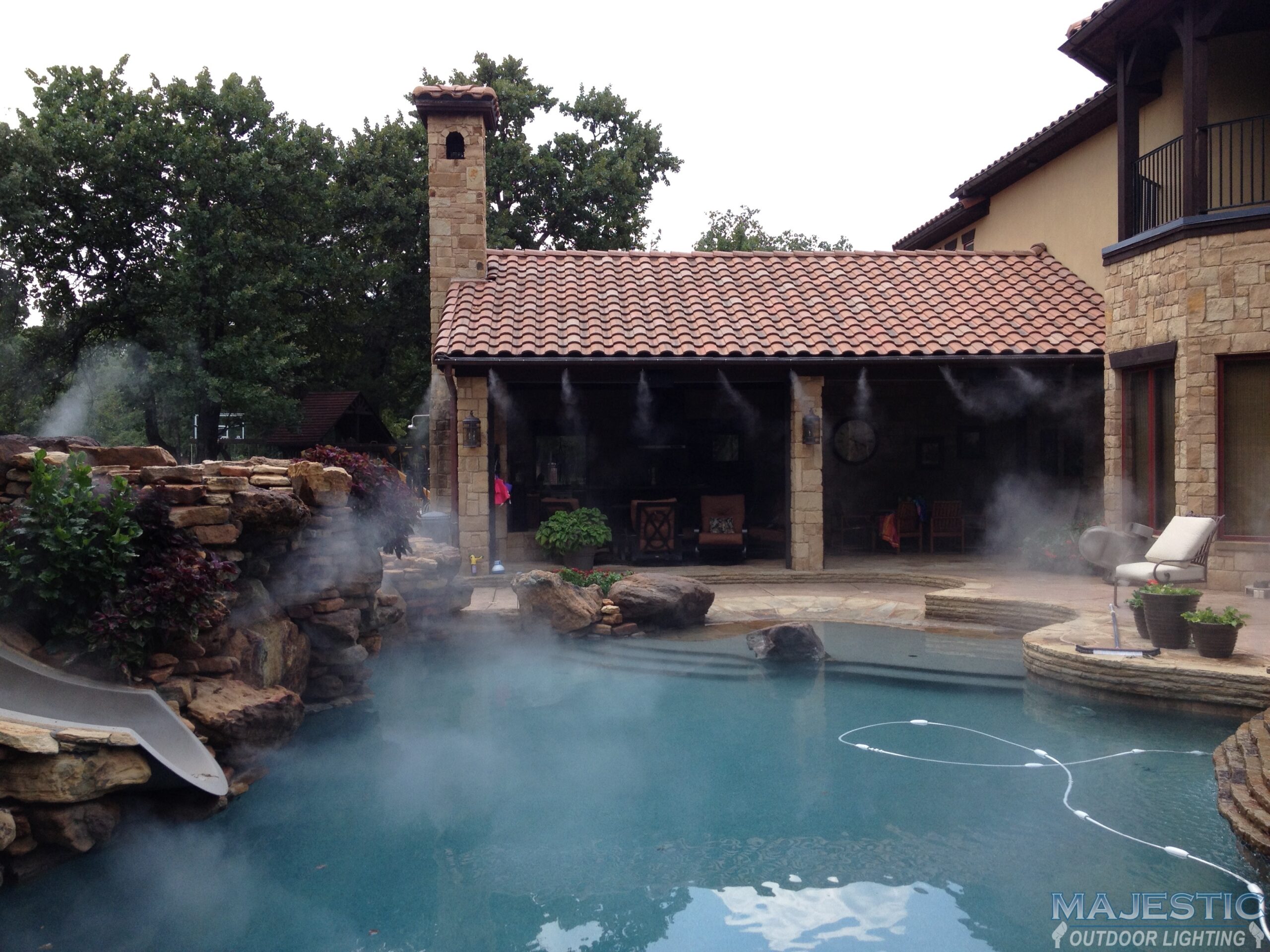 dàn phun sương quán cafe