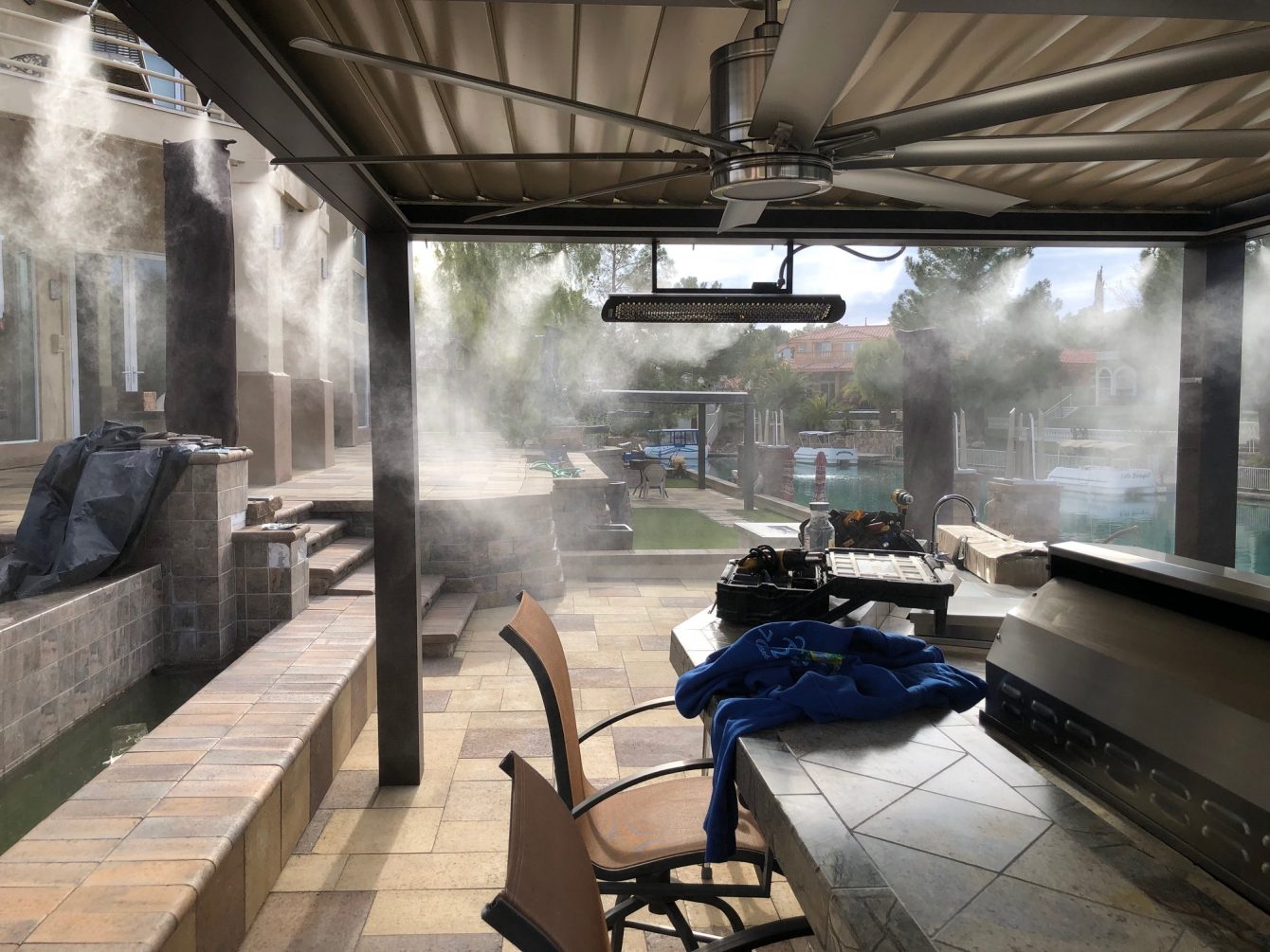 lắp máy phun sương quán cafe